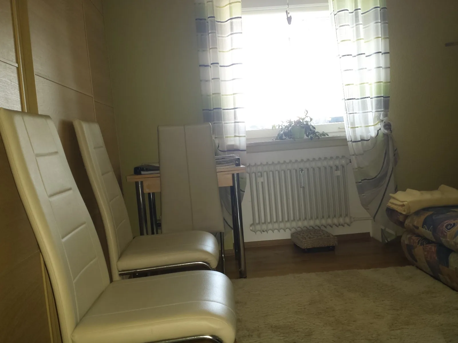 Von Privat-3 Zimmerwohnung in sehr ruhige Lage – 2